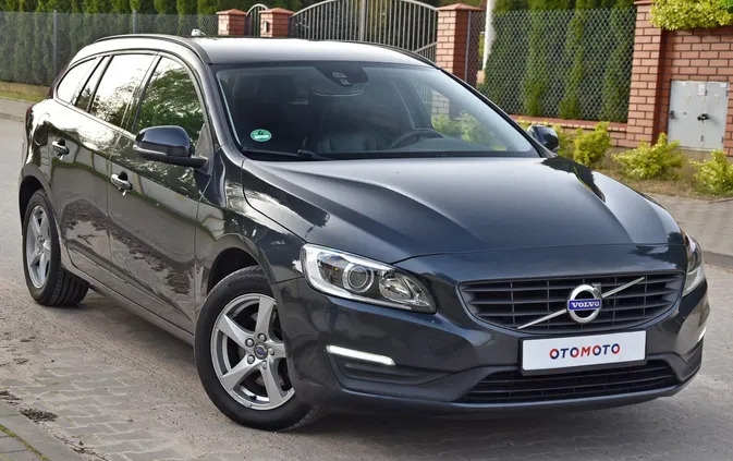 mazowieckie Volvo V60 cena 49999 przebieg: 215000, rok produkcji 2017 z Płock